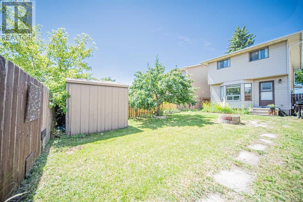 Single Family House for Sale in  Templeby Way NE Temple Calgary 
