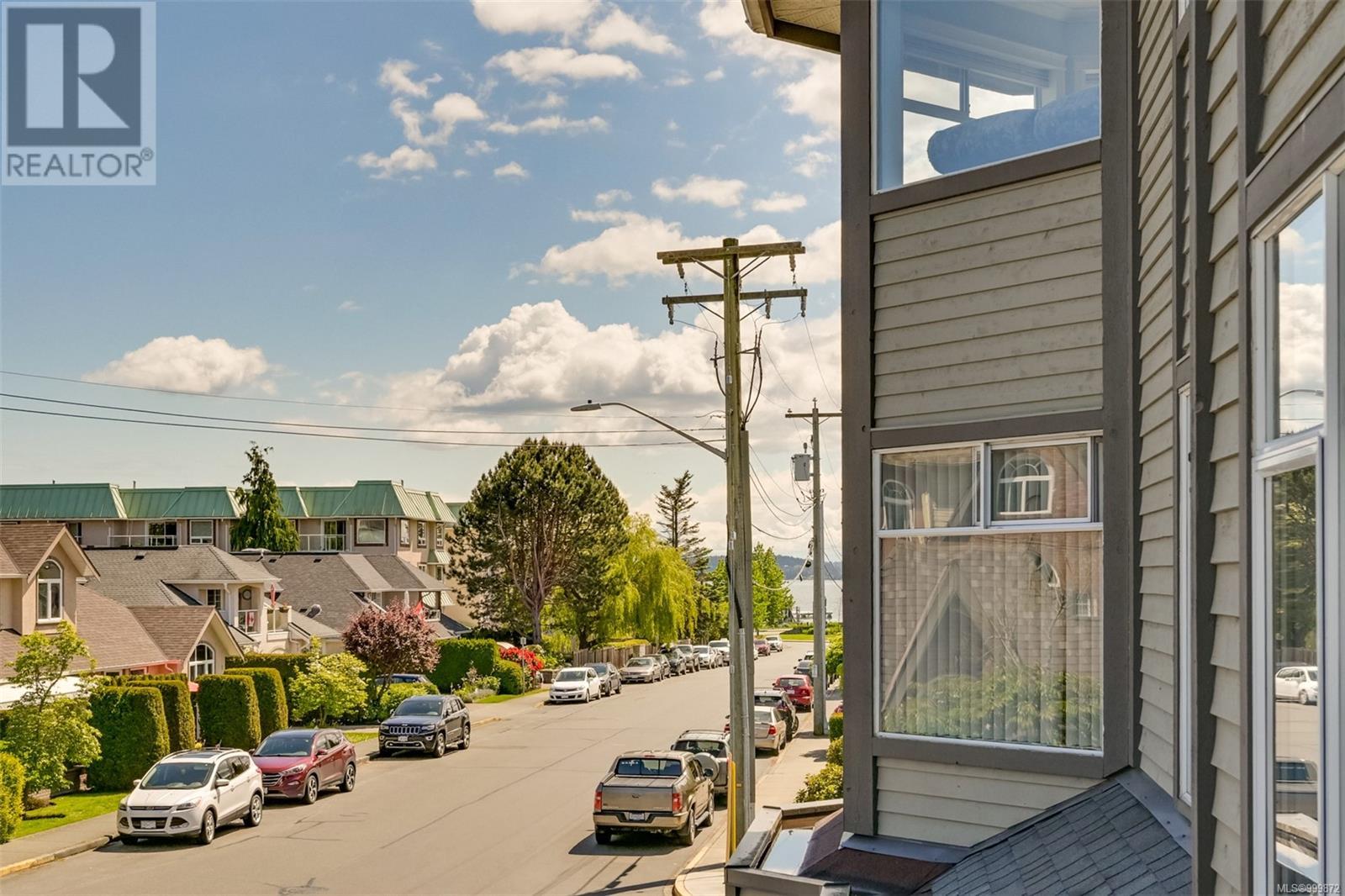 203 9710 Second St, Sidney