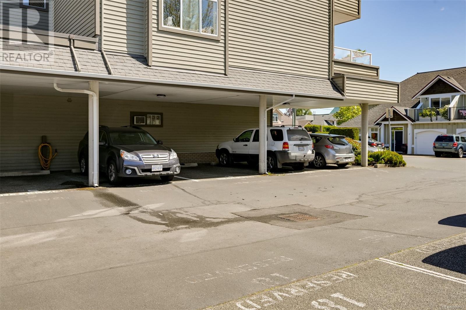 203 9710 Second St, Sidney