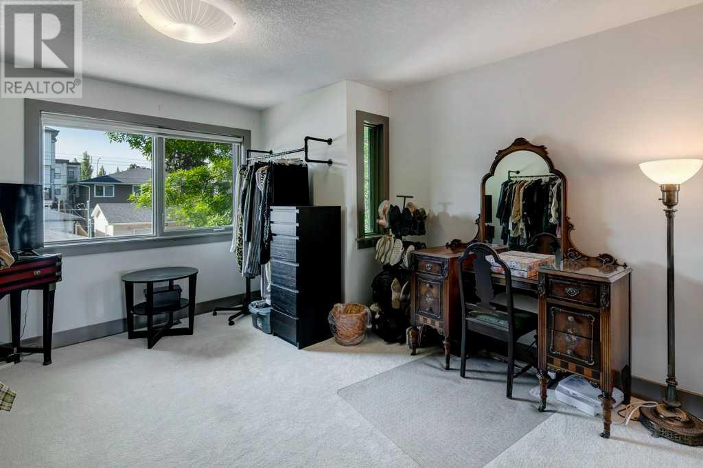 Single Family House for Sale in   Avenue SW Richmond Calgary 