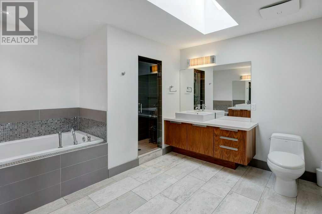 Single Family House for Sale in   Avenue SW Richmond Calgary 