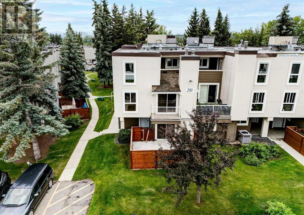 Single Family House for Sale in   Elbow Drive SW Canyon Meadows Calgary 