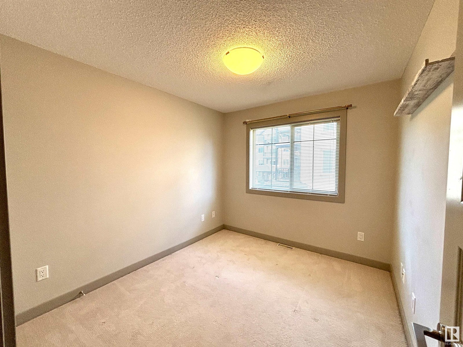 Photo 20 of 114 10510 56 Av Nw, Edmonton AB