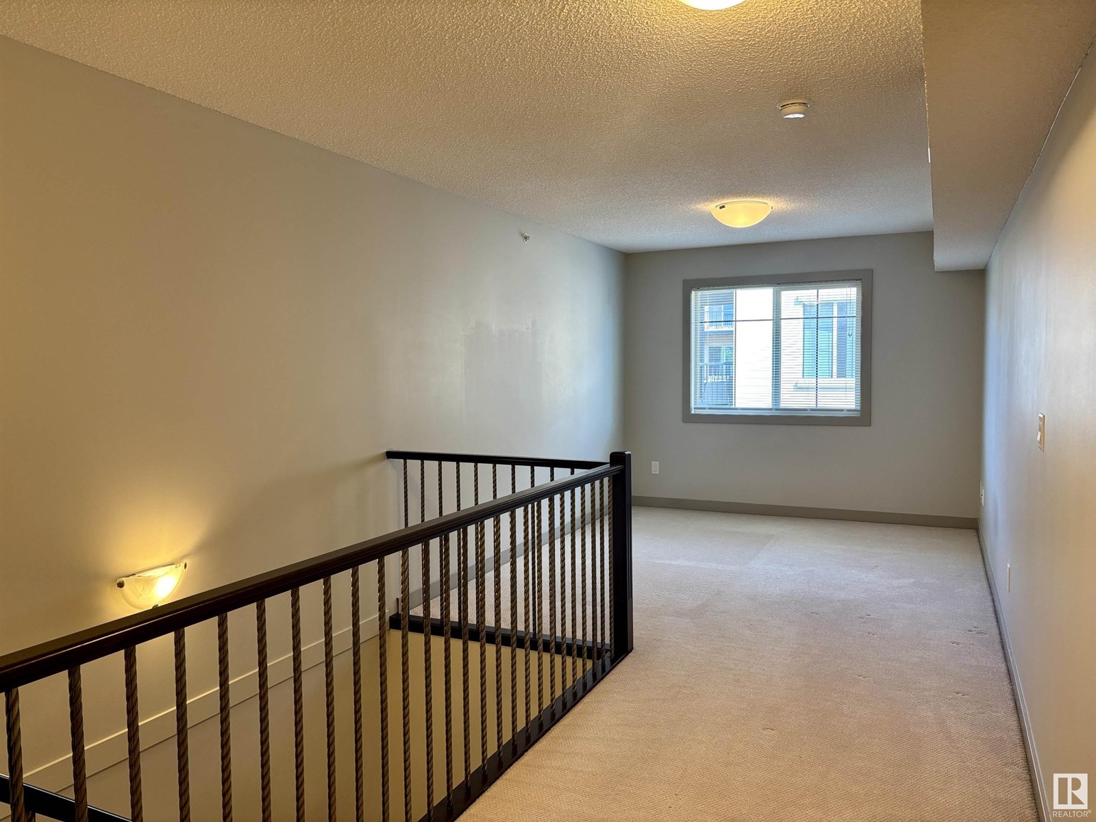 Photo 6 of 114 10510 56 Av Nw, Edmonton AB