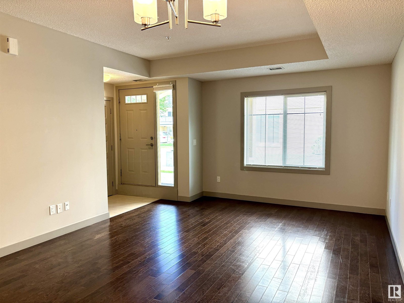 Photo 1 of 114 10510 56 Av Nw, Edmonton AB