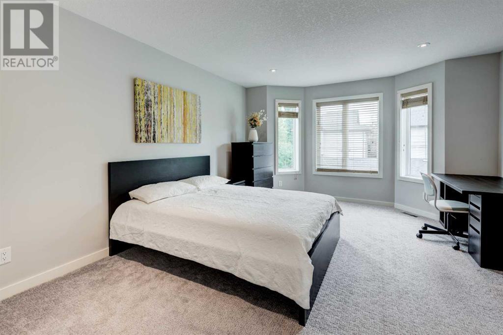 Single Family House for Sale in    Avenue NE Crescent Heights Calgary 
