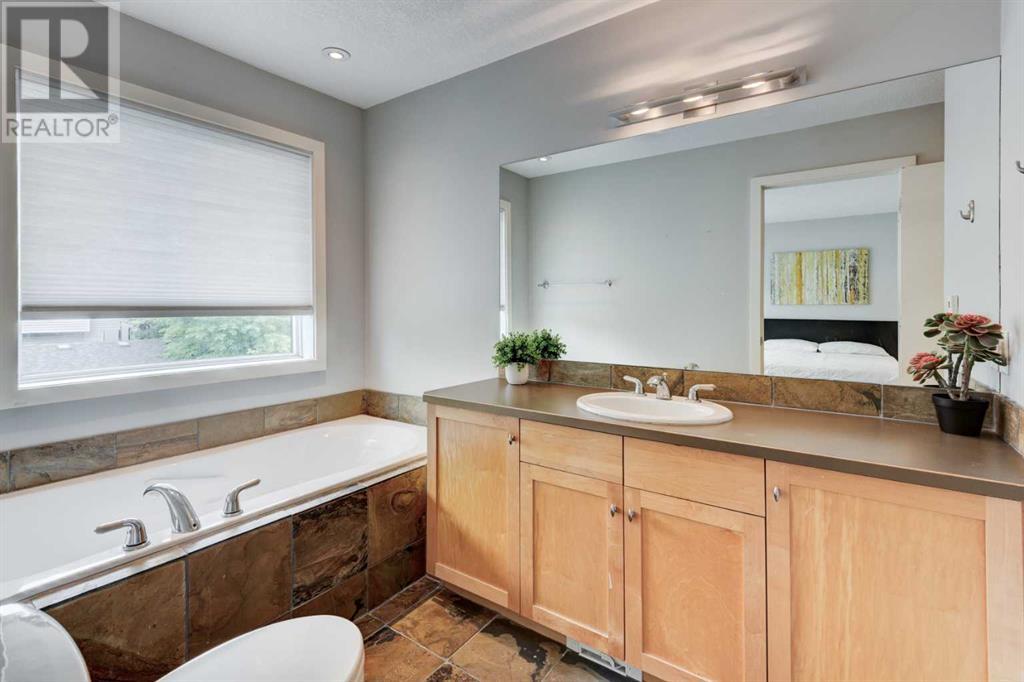Single Family House for Sale in    Avenue NE Crescent Heights Calgary 