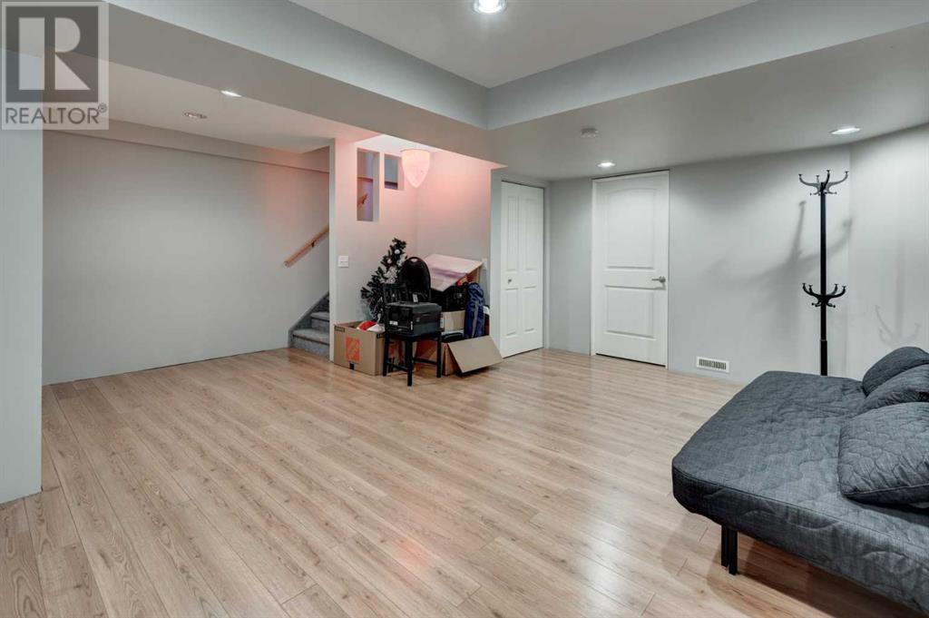 Single Family House for Sale in    Avenue NE Crescent Heights Calgary 