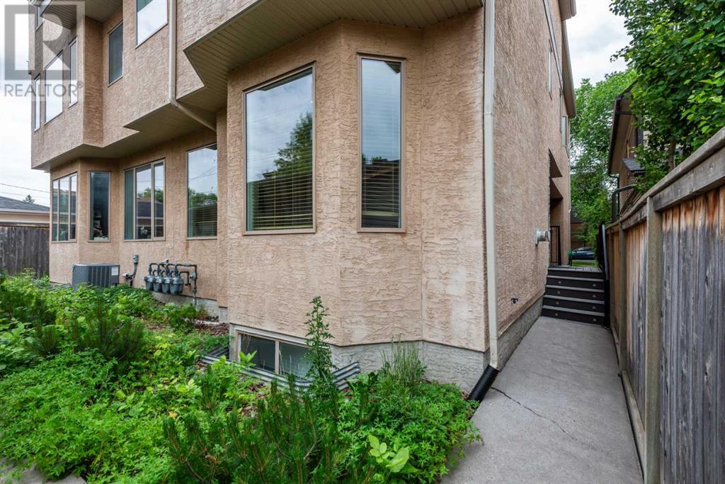 Single Family House for Sale in    Avenue NE Crescent Heights Calgary 