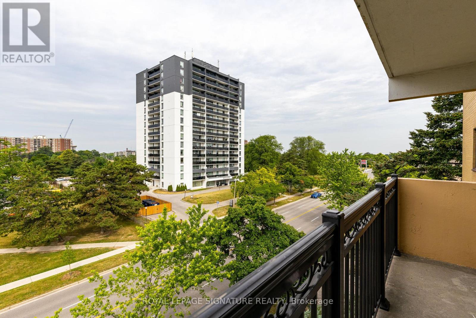 Photo 13 of 506 557 The East Mall, Toronto ON