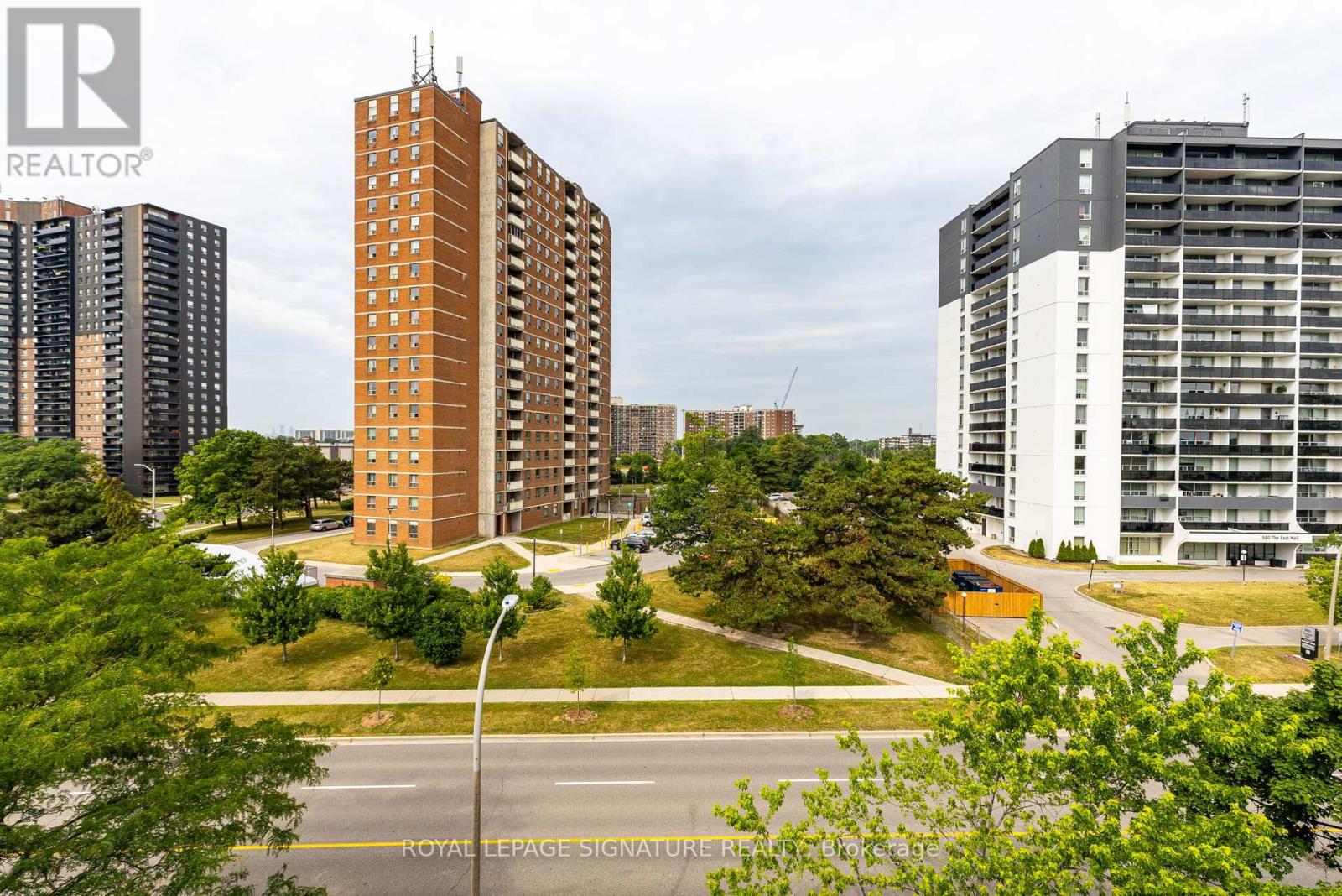 Photo 10 of 506 557 The East Mall, Toronto ON