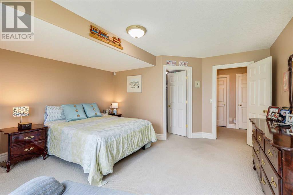 Single Family House Bungalow for Sale in  Hamptons Way NW Hamptons Calgary 