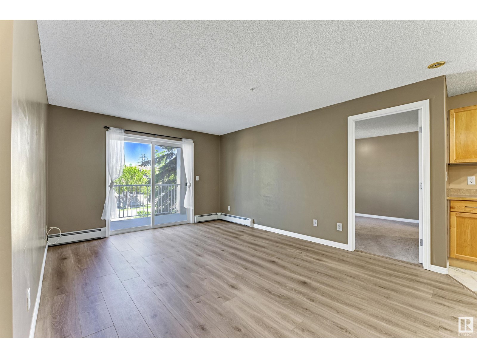 Photo 10 of 211 245 Edwards Dr Sw Sw, Edmonton AB