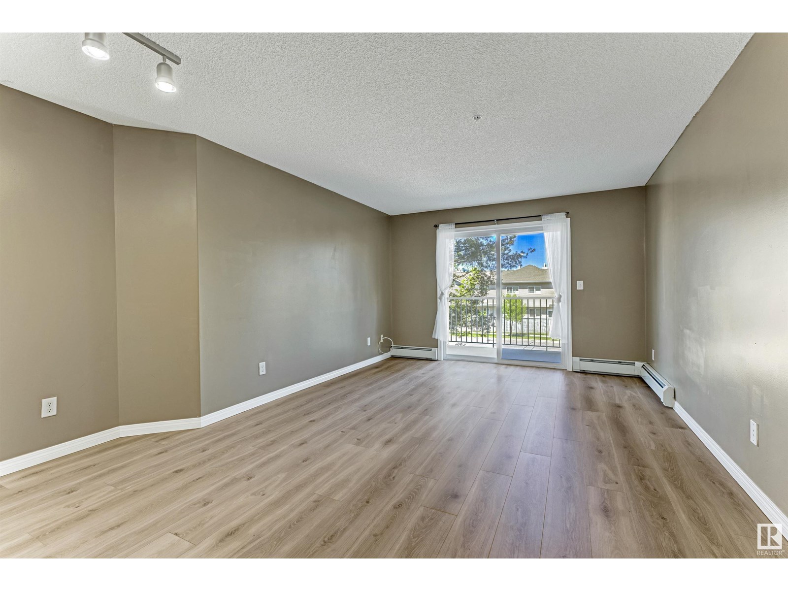 Photo 9 of 211 245 Edwards Dr Sw Sw, Edmonton AB
