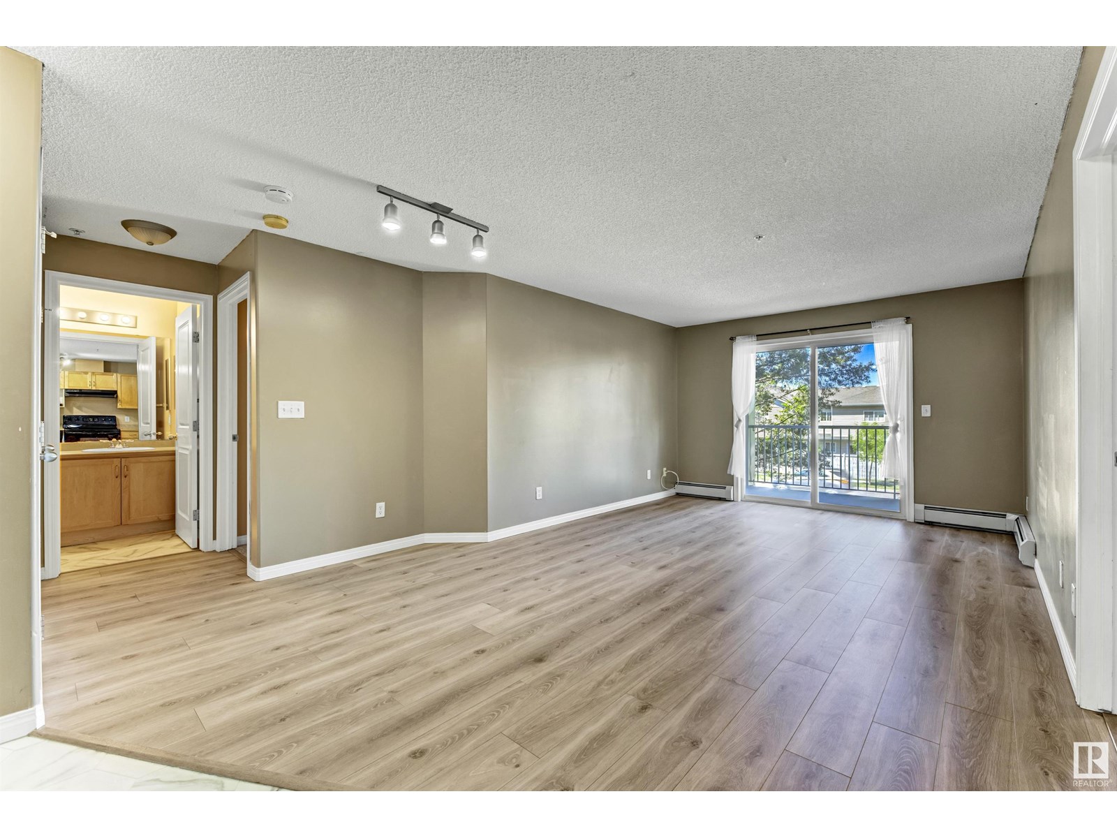 Photo 11 of 211 245 Edwards Dr Sw Sw, Edmonton AB