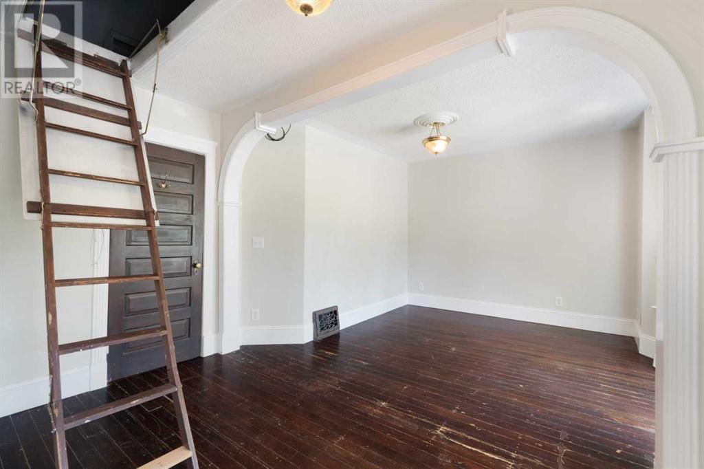 Single Family House for Sale in   Street SW Mission Calgary 