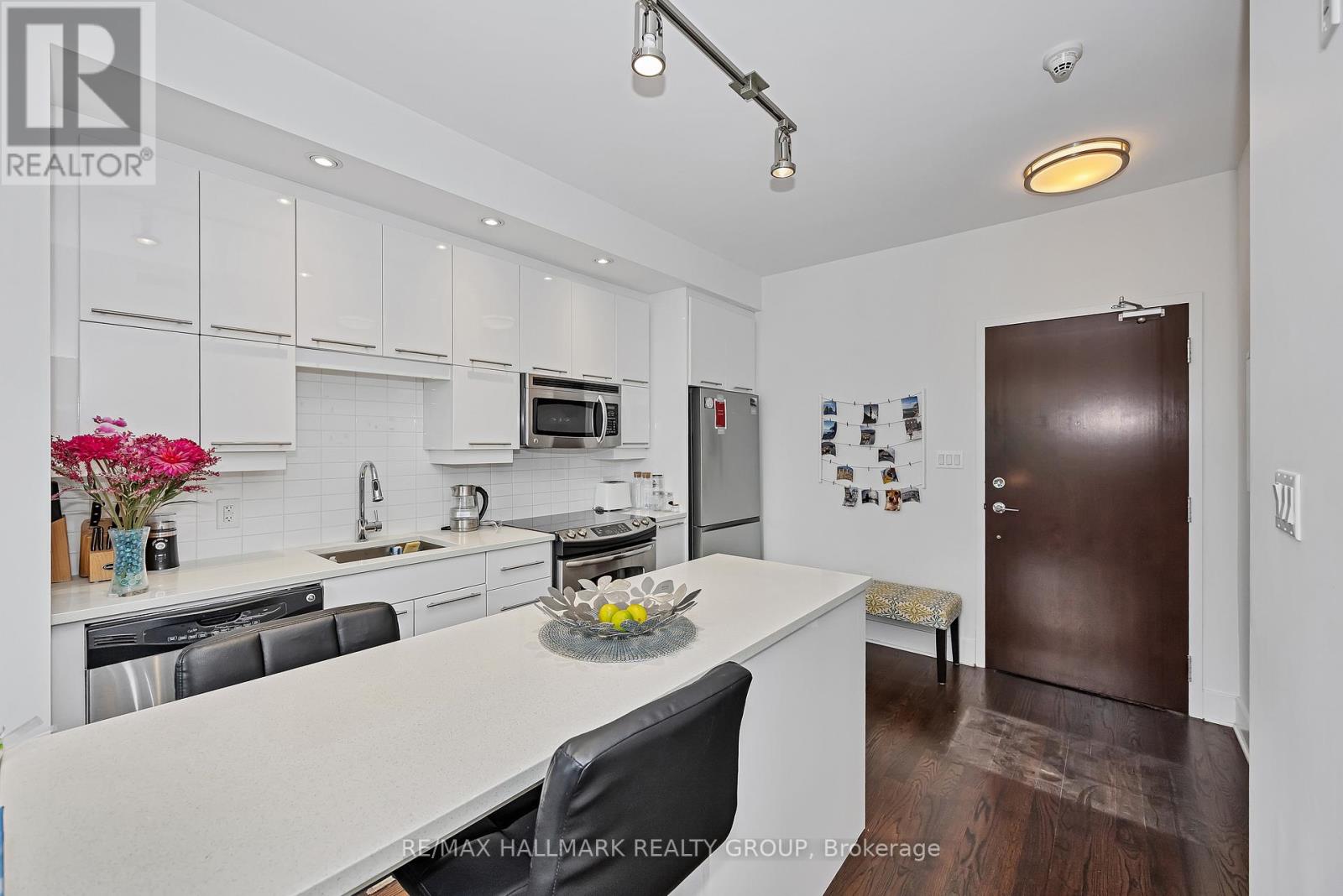 Photo 12 of 308 101 Richmond Road, Ottawa ON