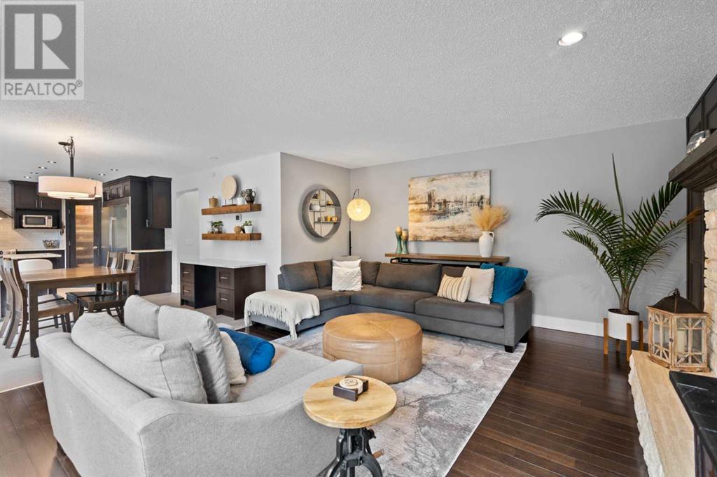 Single Family House for Sale in  Signal Ridge Place SW Signal Hill Calgary 
