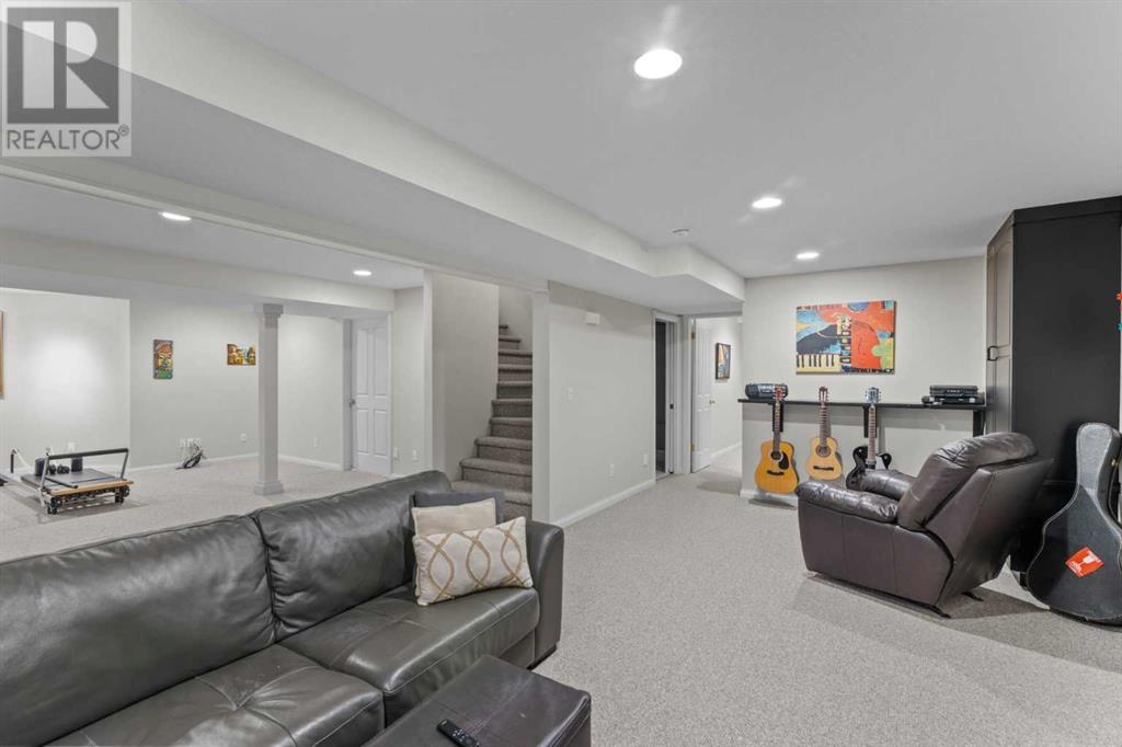 Single Family House for Sale in  Signal Ridge Place SW Signal Hill Calgary 