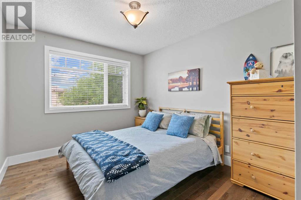 Single Family House for Sale in  Signal Ridge Place SW Signal Hill Calgary 