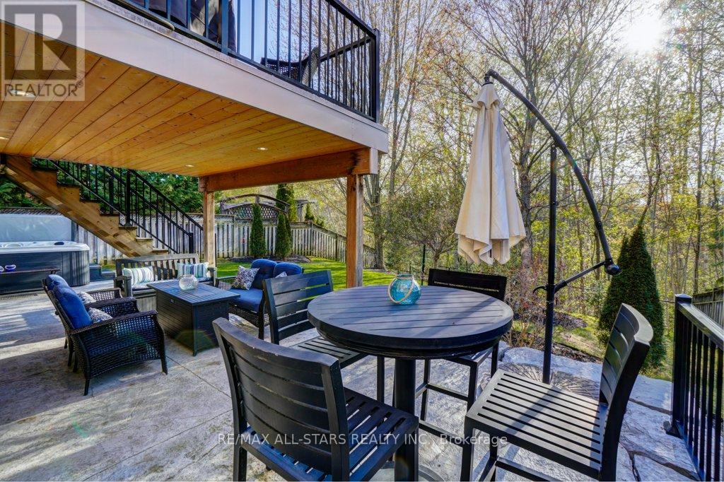 Photo 15 of 64 Button Crescent, Uxbridge ON