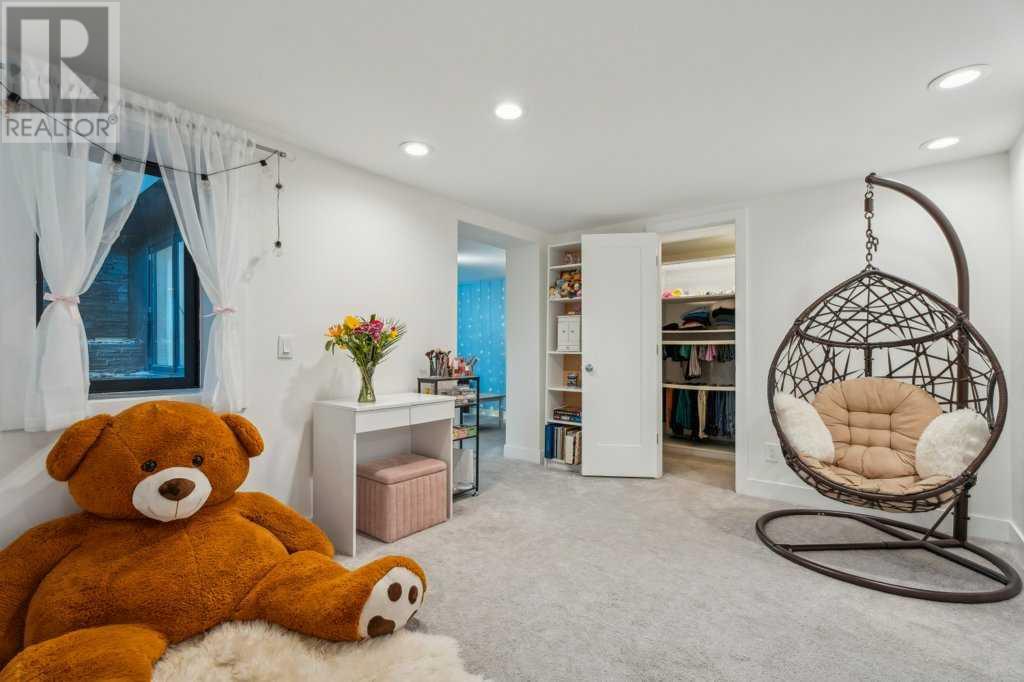 Single Family House for Sale in   Street SW Chinook Park Calgary 