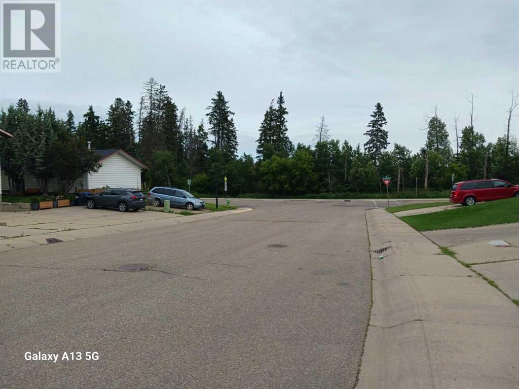 Single Family House Bungalow for Sale in  Gordon Street Glendale Red Deer 