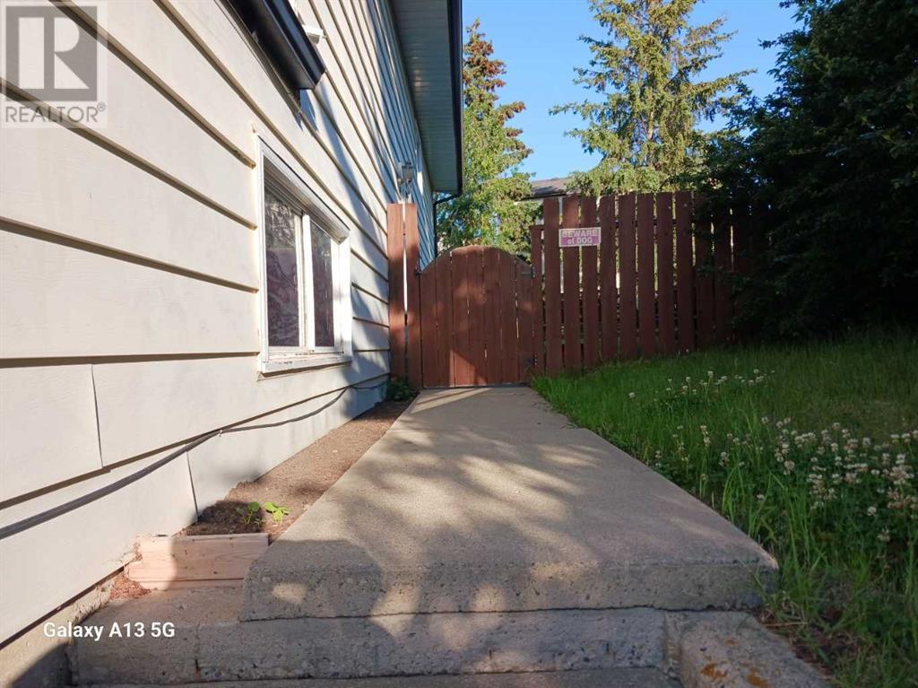 Single Family House Bungalow for Sale in  Gordon Street Glendale Red Deer 