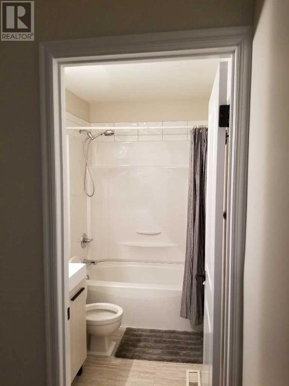 Single Family House Bi-level for Sale in   Avenue NW Bowness Calgary 