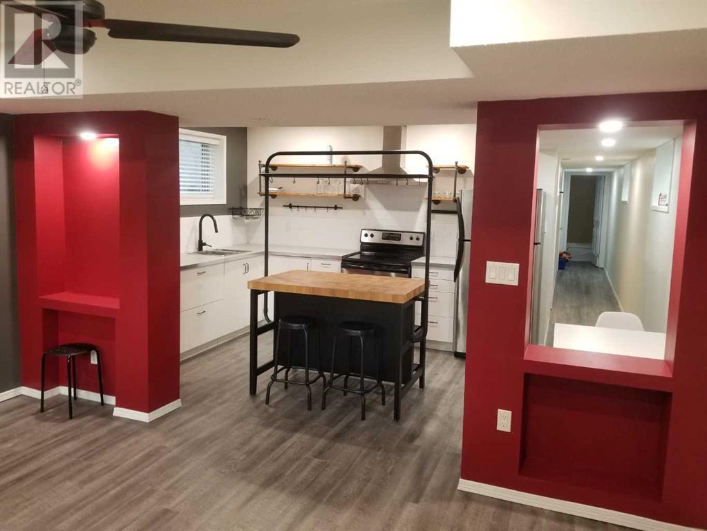 Single Family House Bi-level for Sale in   Avenue NW Bowness Calgary 