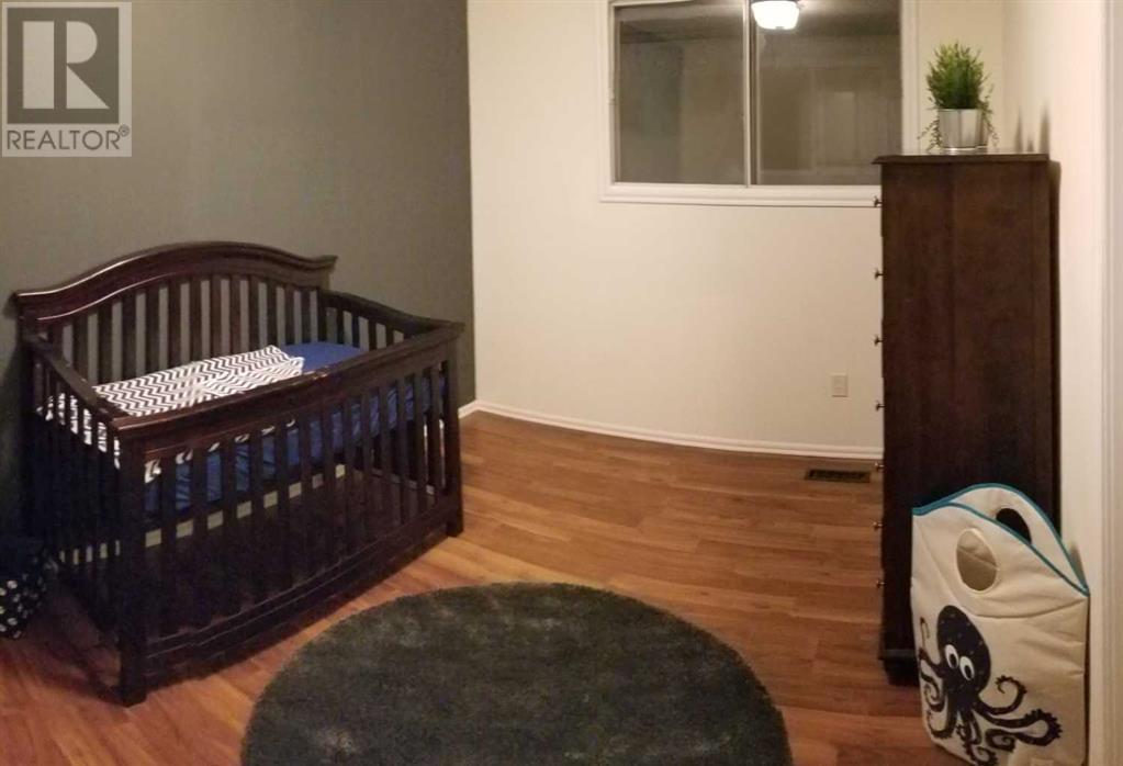Single Family House Bi-level for Sale in   Avenue NW Bowness Calgary 