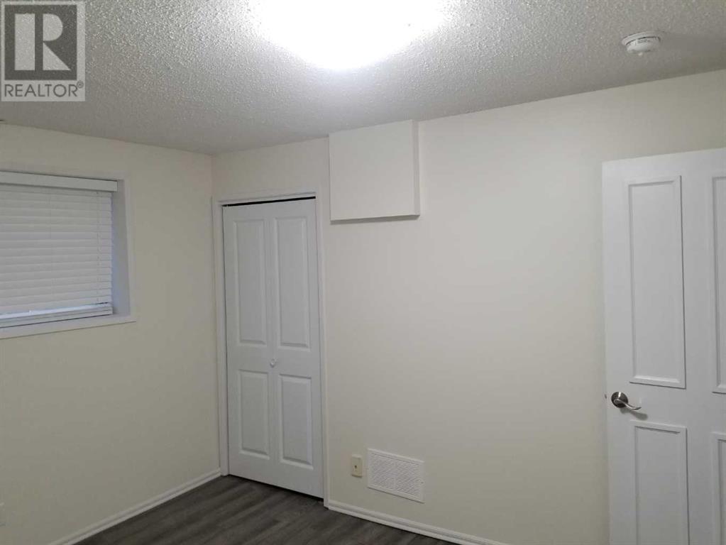 Single Family House Bi-level for Sale in   Avenue NW Bowness Calgary 