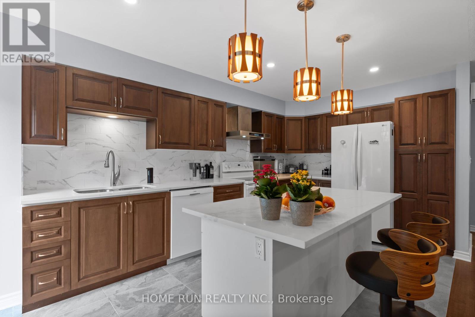 Photo 2 of 938 Lombardy Street, Kingston ON