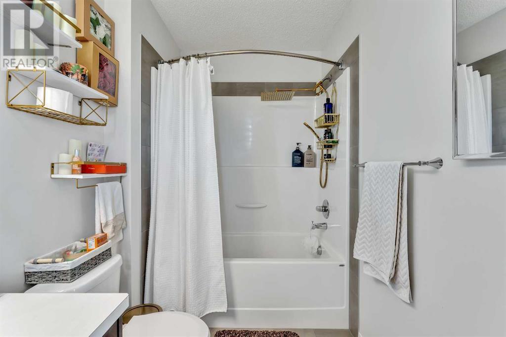 Single Family House for Sale in  savanna Boulevard NE Saddle Ridge Calgary 