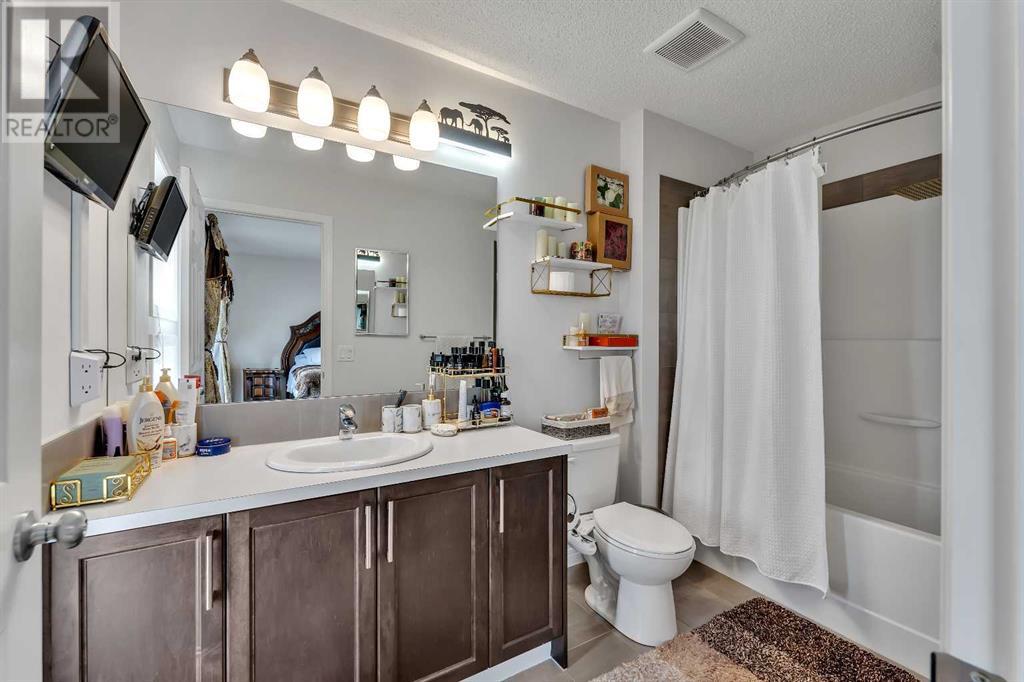 Single Family House for Sale in  savanna Boulevard NE Saddle Ridge Calgary 