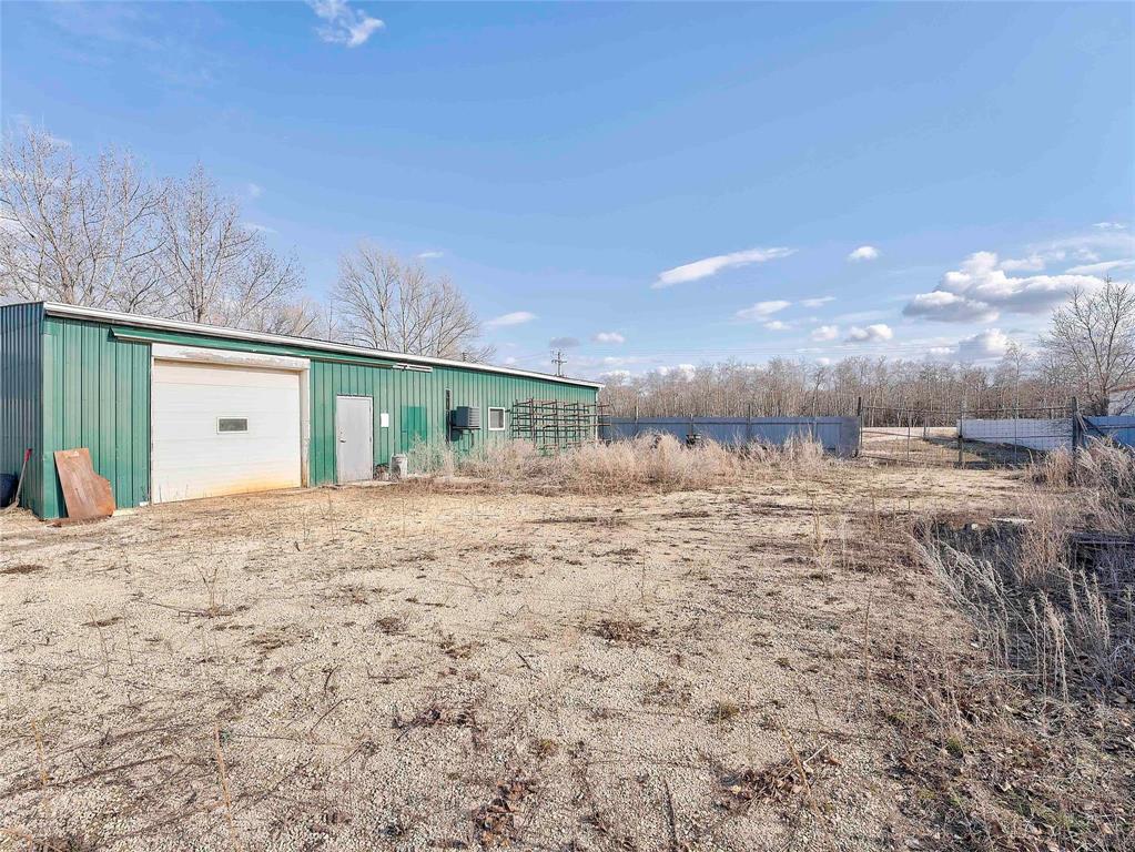 Photo 16 of 8136 89 N Road, Gunton MB