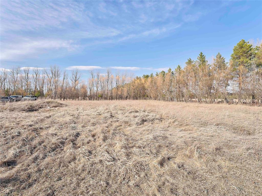 Photo 15 of 8136 89 N Road, Gunton MB