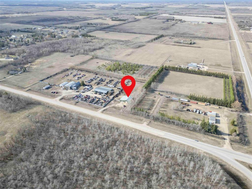 Photo 2 of 8136 89 N Road, Gunton MB