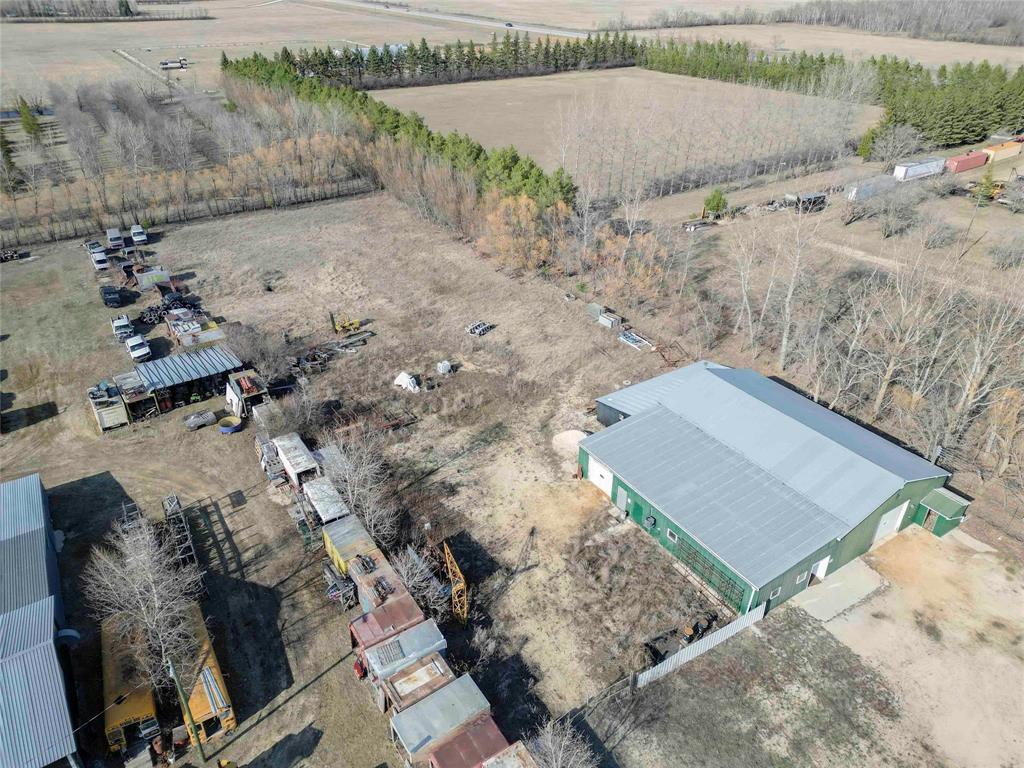 Photo 17 of 8136 89 N Road, Gunton MB