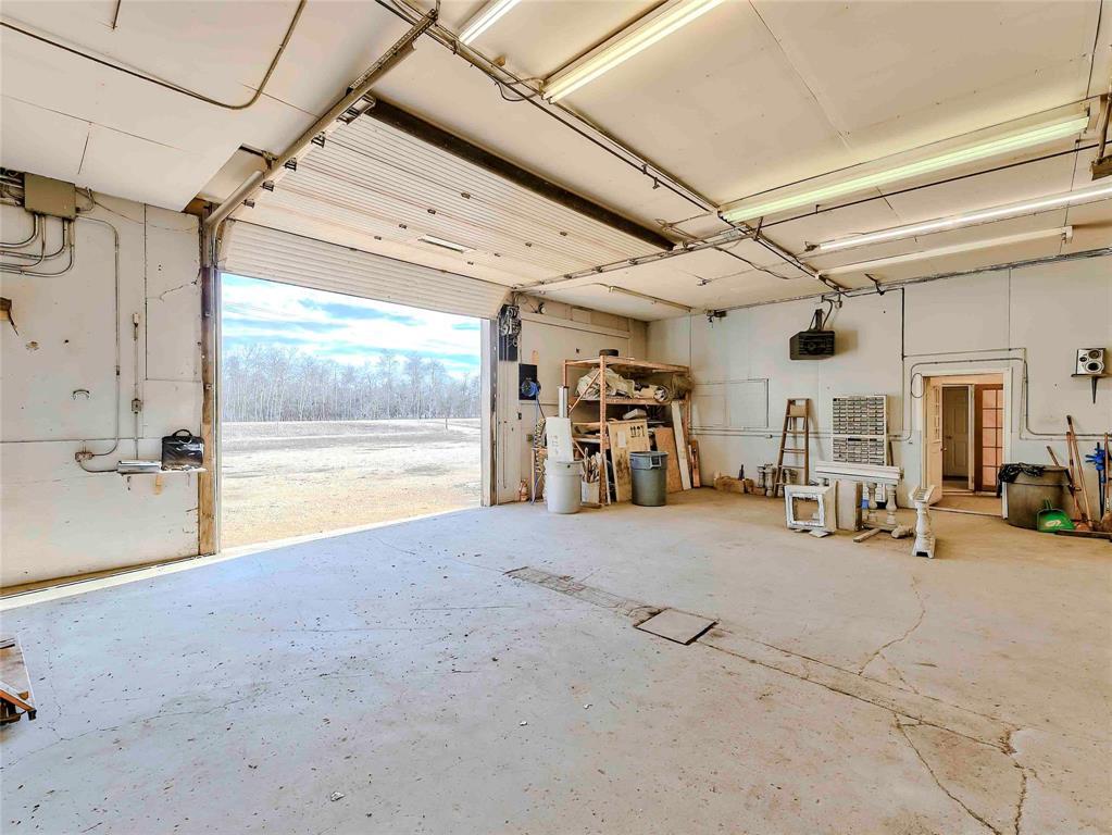 Photo 5 of 8136 89 N Road, Gunton MB