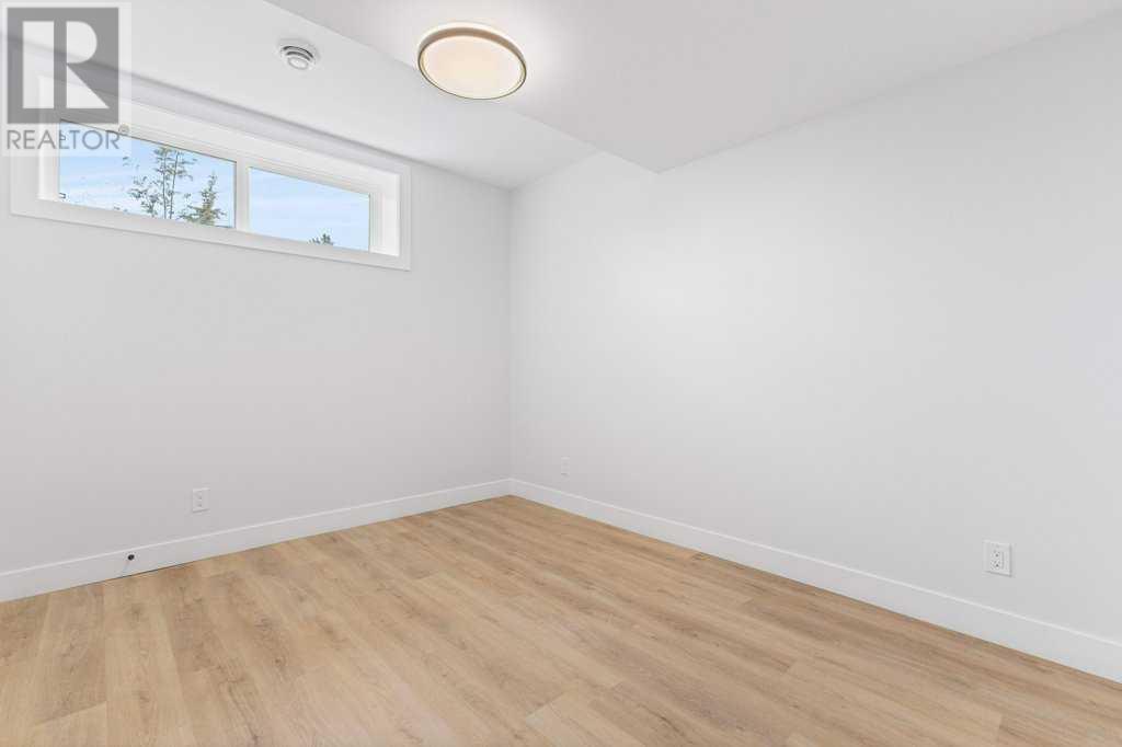 Single Family House for Sale in  th Avenue NW Capitol Hill Calgary 
