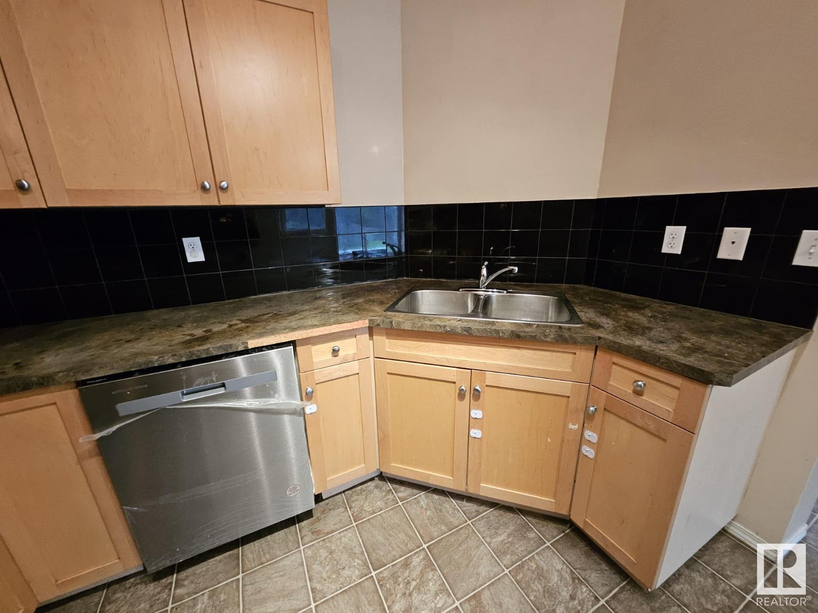 Photo 1 of 30 150 Edwards Dr Sw, Edmonton AB