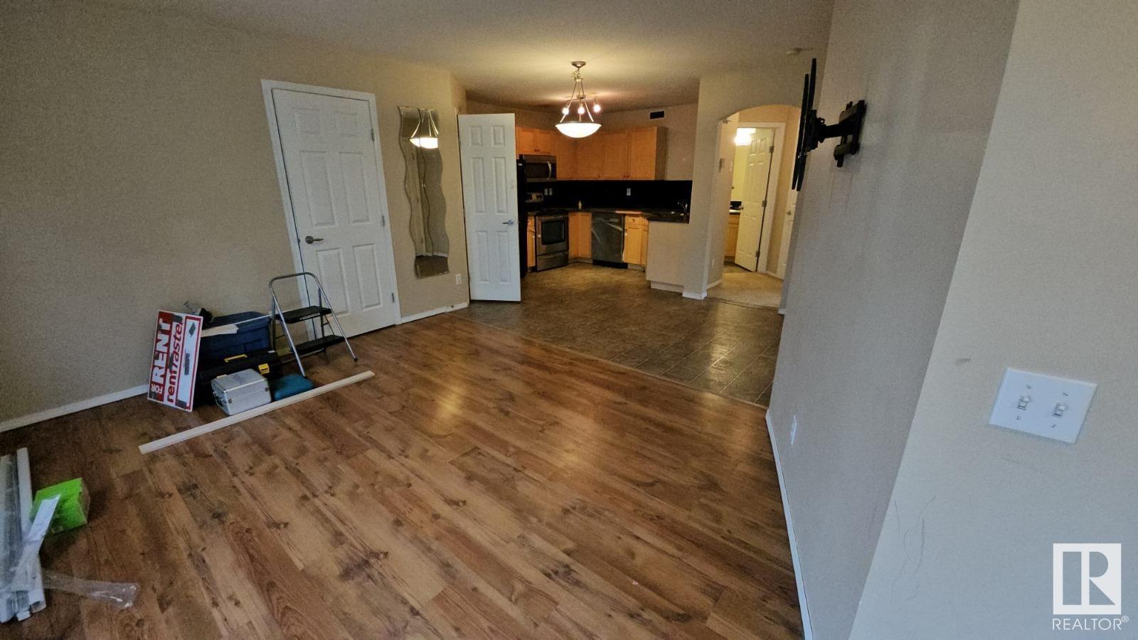 Photo 5 of 30 150 Edwards Dr Sw, Edmonton AB