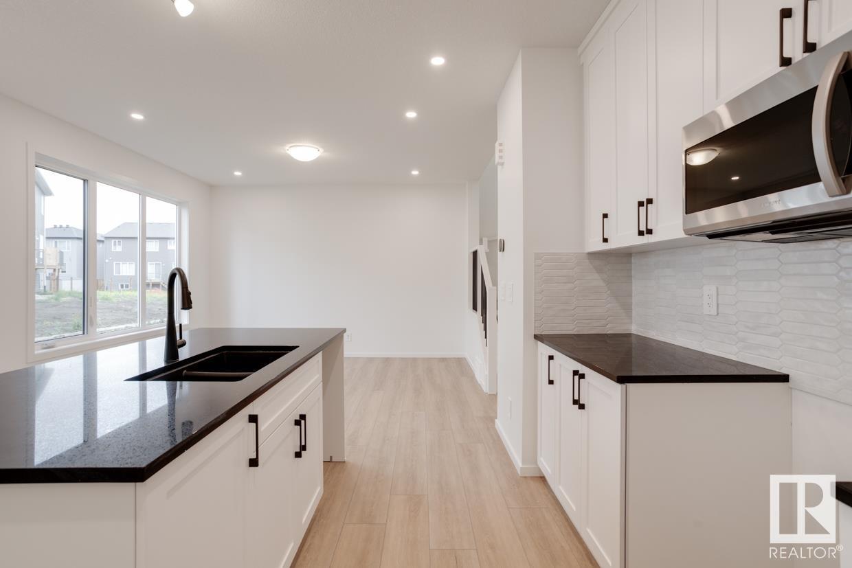 Photo 10 of 1038 Wolf Willow Wy, Sherwood Park AB