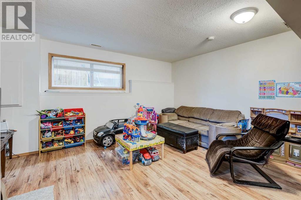 Single Family House 3 Level for Sale in  Coventry Road NE Coventry Hills Calgary 