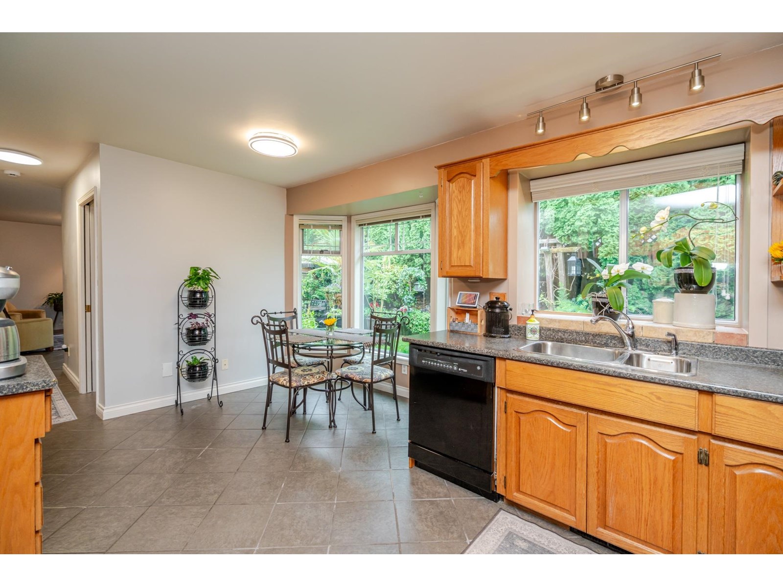 Photo 16 of 26636 30 Avenue, Langley BC