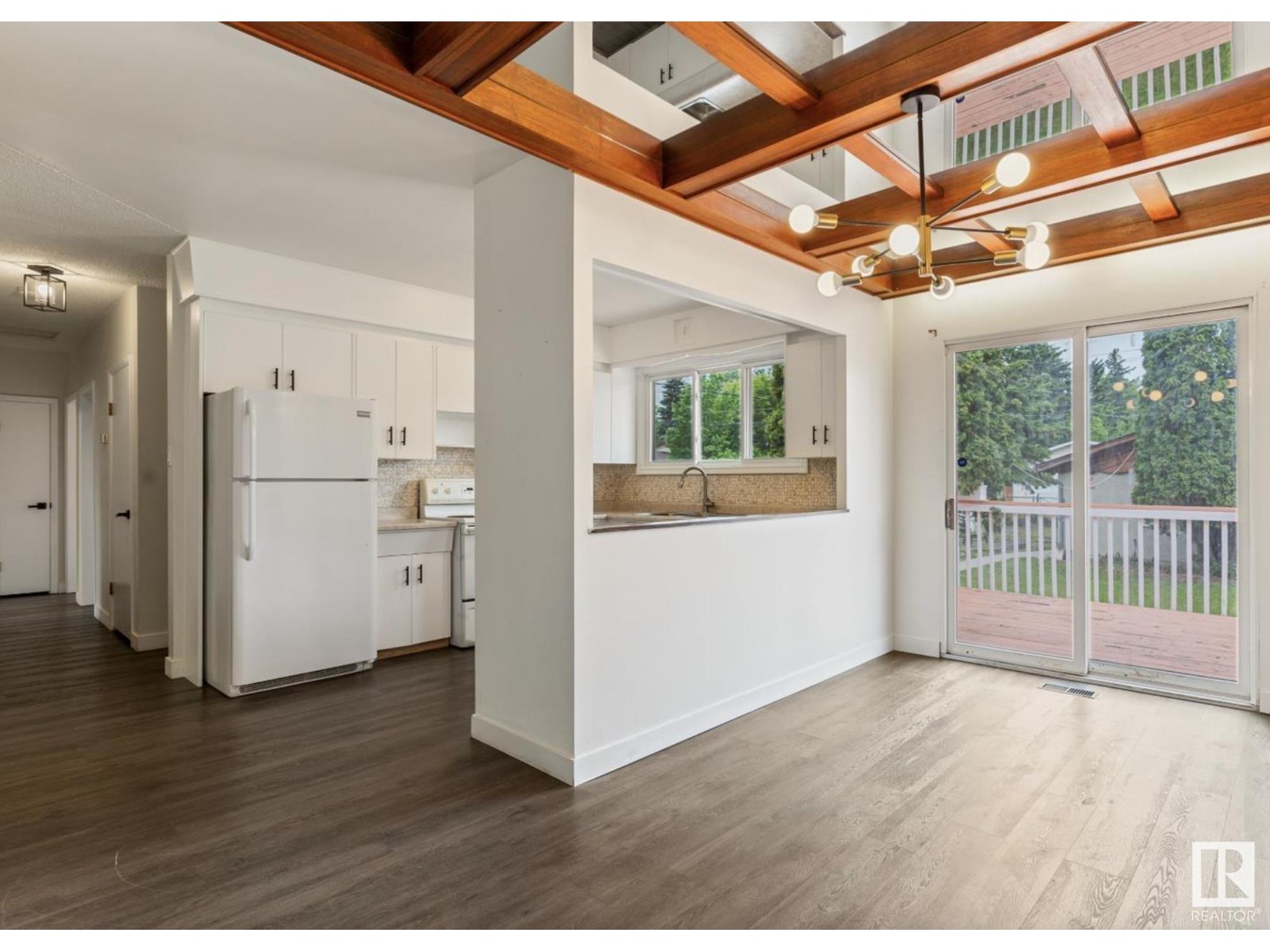 Photo 11 of 12416 77 Street Nw, Edmonton AB