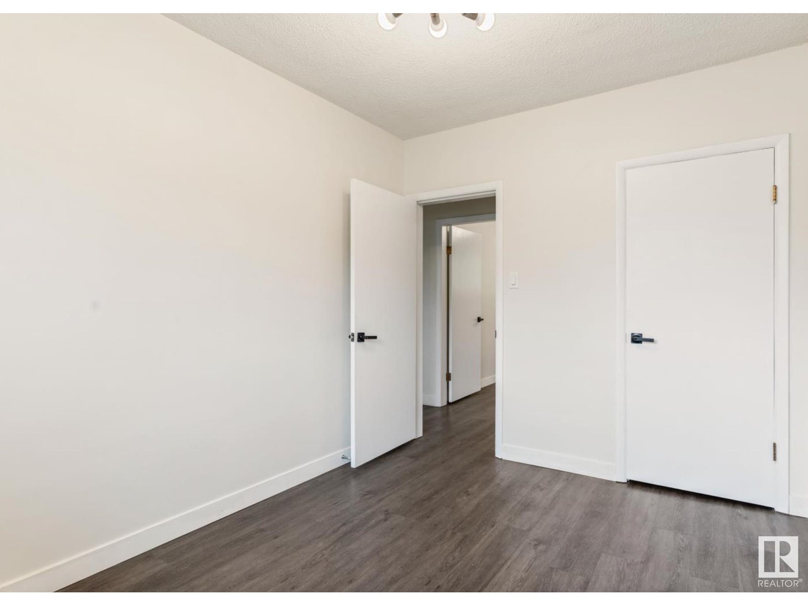 Photo 29 of 12416 77 Street Nw, Edmonton AB