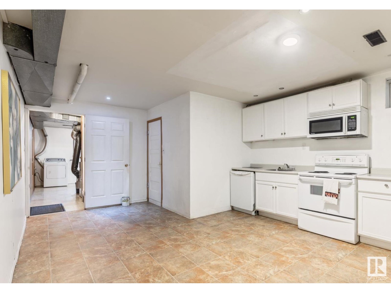 Photo 31 of 12416 77 Street Nw, Edmonton AB