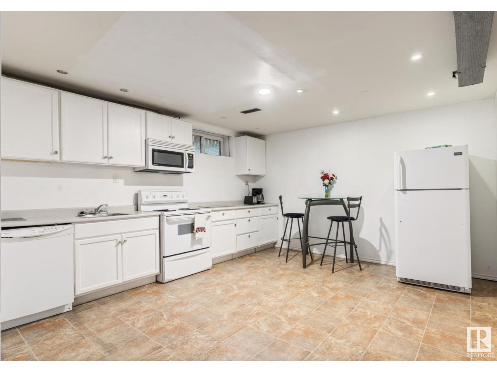 Photo 33 of 12416 77 Street Nw, Edmonton AB